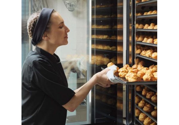 Kenyér, Zsemle és Baguette is sülhet az UNOX ChefLux a manuális sütőkben