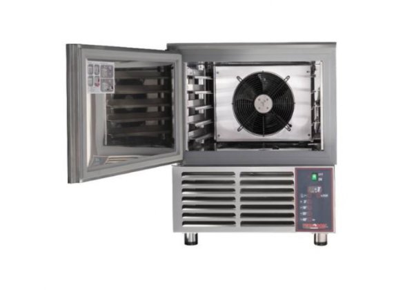 Tecnodom ATT05 EA - 2025 modell -sokkoló gyorshűtő-fagyasztó 5*GN1/1 v. 5*600*400 mm tálcás