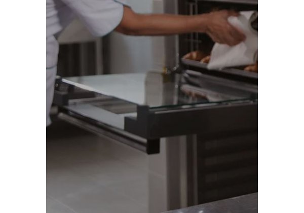 UNOX BakerLux SHOP.Pro™ TOUCH - Elena látványsütő 3 db 600*400 mm tálca hellyel