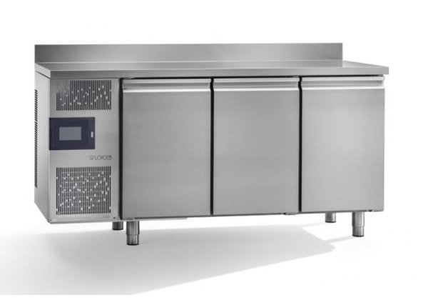 Studio-54 TOP Line 3P - 3 ajtós Prémium hűtött munkaasztal, GN1/1 belső méret, 288 lt., H 710 mm