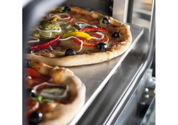 IGEN - PIZZA-t is süthet a manuális UNOX ChefLux sütőkben